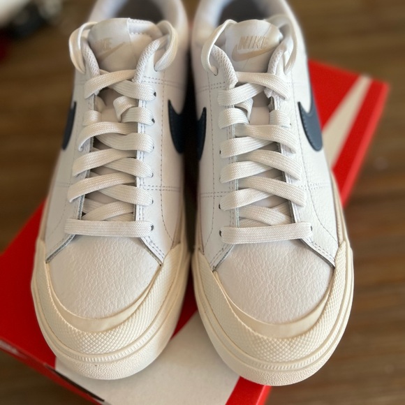 Nike Court Legacy Lift size 5.5 - Picture 3 of 8